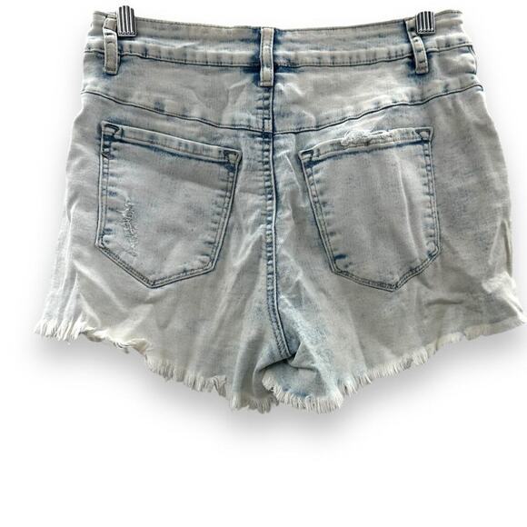 Refuge by Charlotte Russe Light Wash High Rise Raw Hem Shorts Sz 6 - Picture 2 of 8